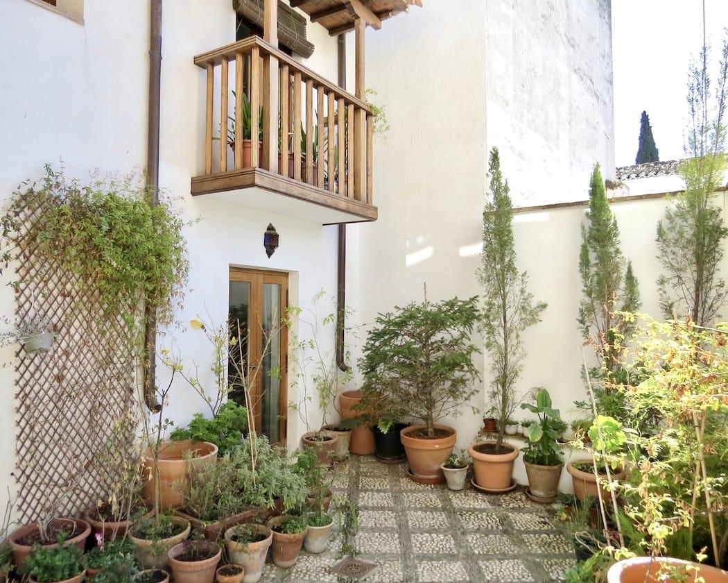 Charming & Historic House